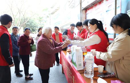 志愿同行 爱心相伴丨冶建公司团委开展学雷锋志愿服务活动